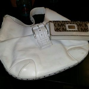 White MICHAEL KORS hobo bag with matching wallet