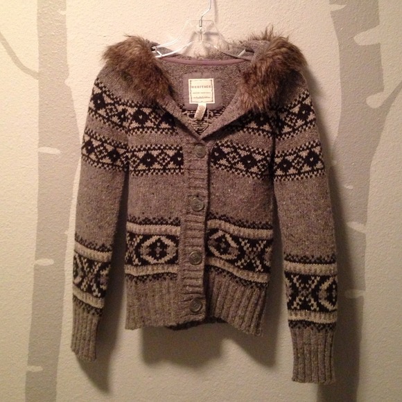Wool blend patterned sweater/cardigan.