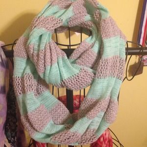 Comfy sparkly seafoam American eagle scarf!