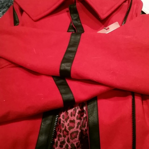 Red coat leather & pink leopard detail sz M NWT - Picture 3 of 4