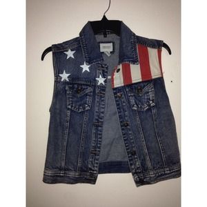 Forever 21: denim vest with american flag