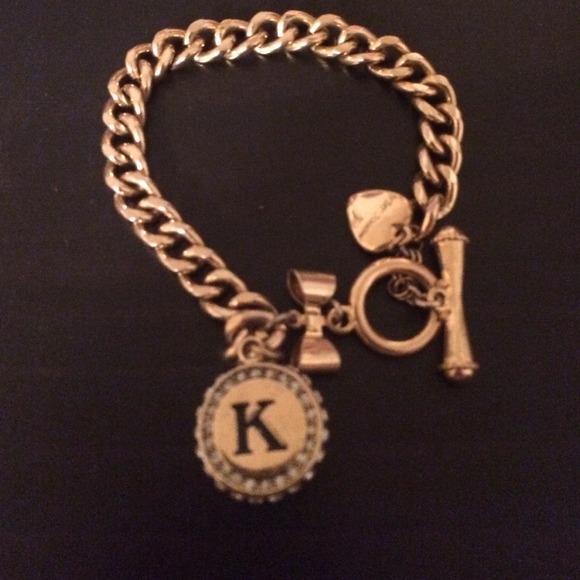 🎀 Betsey Johnson charm bracelet 🎀