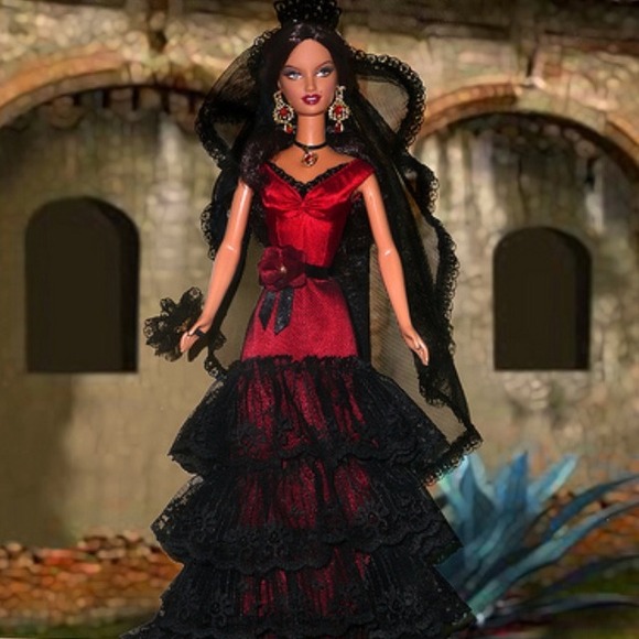 💋 Dolls of the World "Spain" Barbie Doll 💋 - Picture 2 of 4
