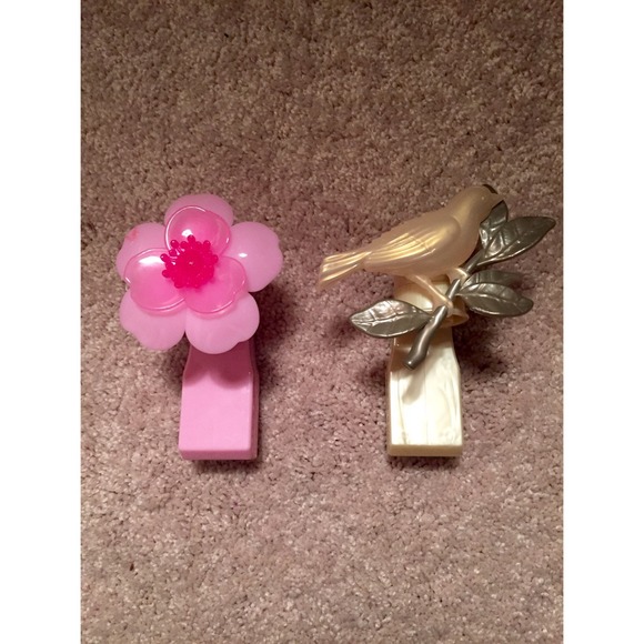 2 Wallflower Fragrance Plugs