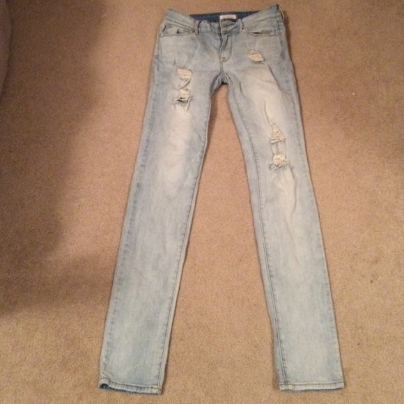 Bullhead faded distressed skinny jeans -SZ 3