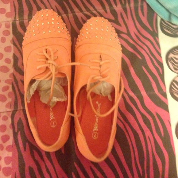 Shoes - Picture 3 of 3