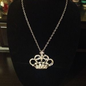 Diamond crown necklace