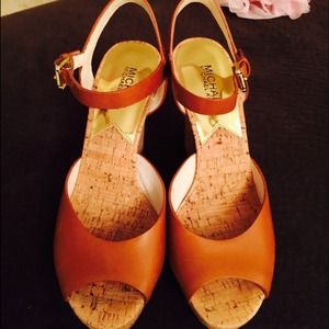 •❌  S O L D❌❌Michael kors authentic,  cognac color