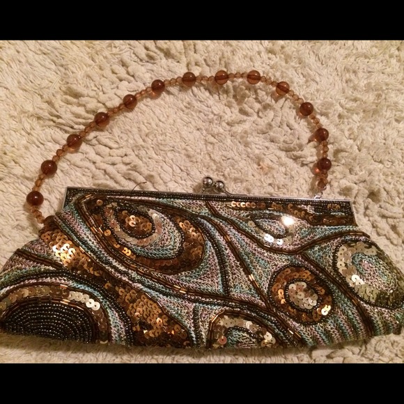 Chic classy embroidery bag - Picture 1 of 3