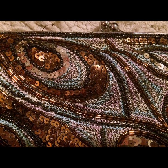 Chic classy embroidery bag - Picture 2 of 3