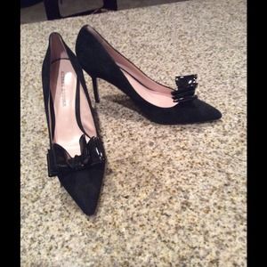Audrey Brooke black pump