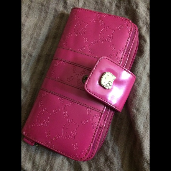 Pink hello kitty wallet