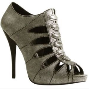 🎉HOST PICK🎉 Metallic Gray Peep Toe Strappy Pumps
