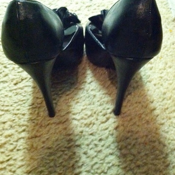 Black Stiletto Heels - Picture 3 of 4