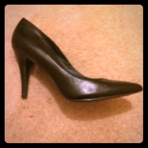 Black size 10 Steve Madden pumps. Worn once