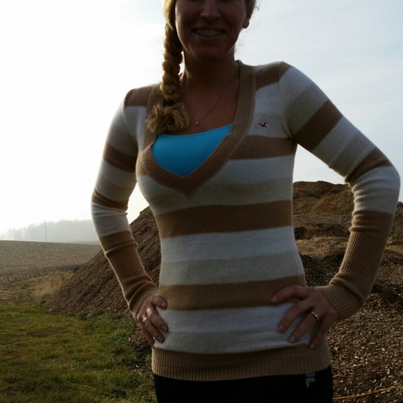 Hollister sweater