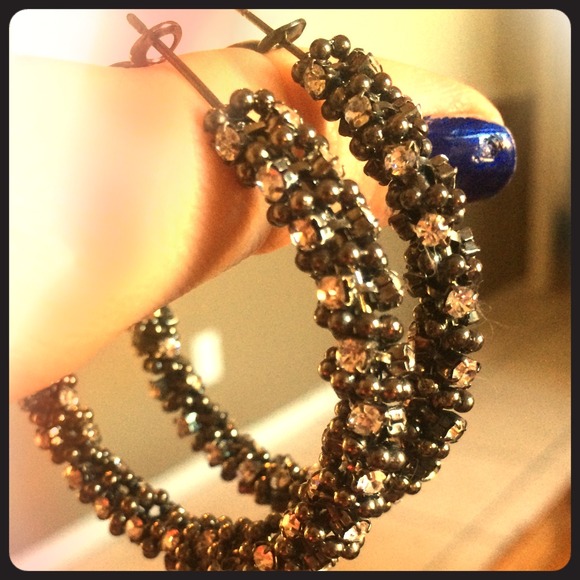 Hoops w cz stones very pretty