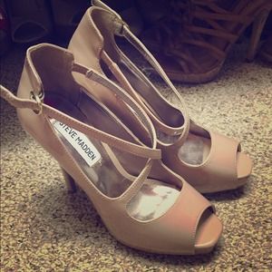 Steve Madden Peep Toe Pumps