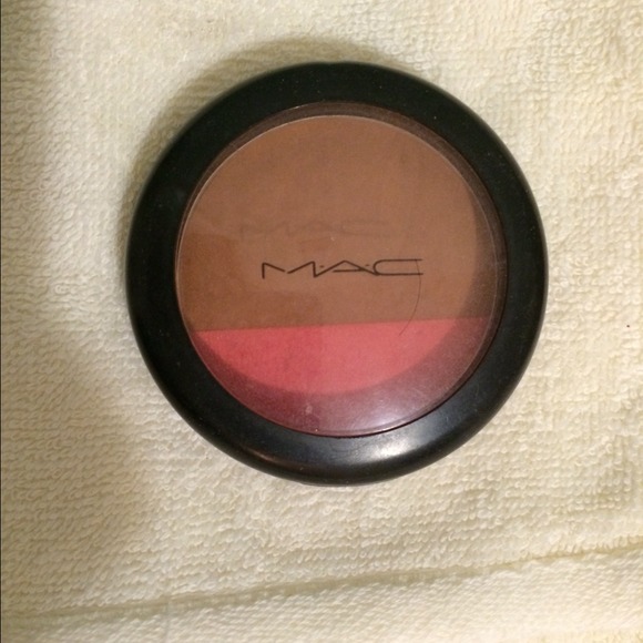 MAC Hibiscus Kiss