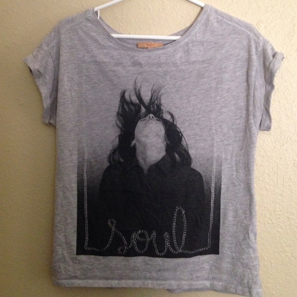 Super cool grey graphic shirt from Zara