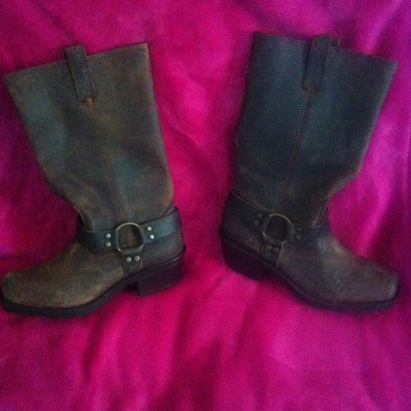 Motorcycle boots looks like Frye boots