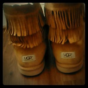 Size 6 Big kids Uggs (special edition with fringes