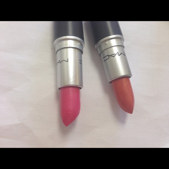 Bundle lipstick