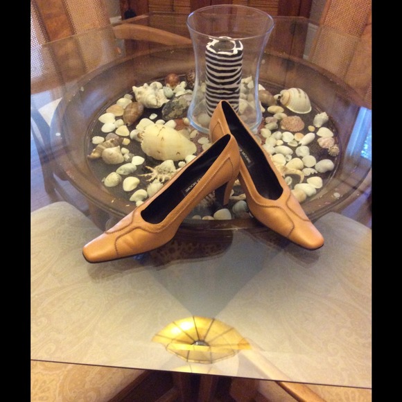 Leather Camel Pumps