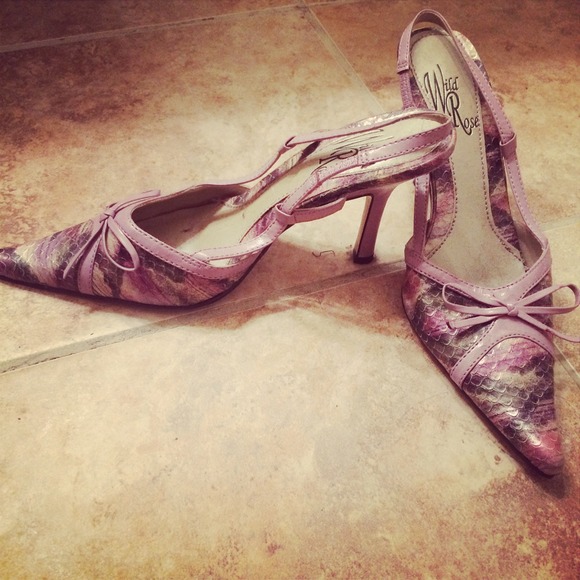 WILD ROSE FAUX CROCODILE LAVENDER SLINGBACKS - Picture 2 of 3