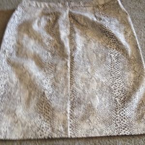 NYCC tan snake skin print skirt. Never worn!