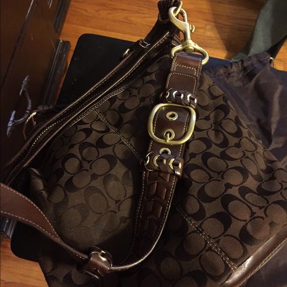 Coach - Picture 2 of 4