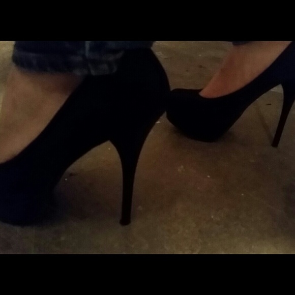 💜DONATED💜 💋 STILETTO HEELS - Picture 3 of 5