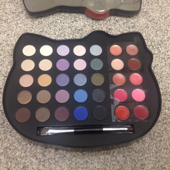 Sephora X Hello Kitty Noir Palette- Brand New!!