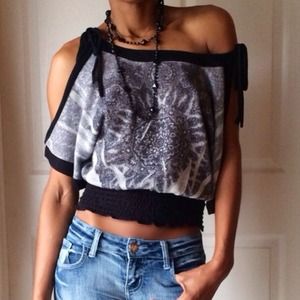 Cute crop top!