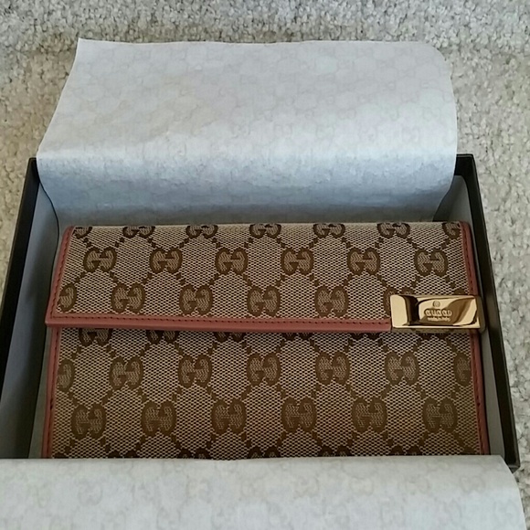 Gucci Clutches & Wallets - 🎈SOLD🎈 Gucci Continental wallet