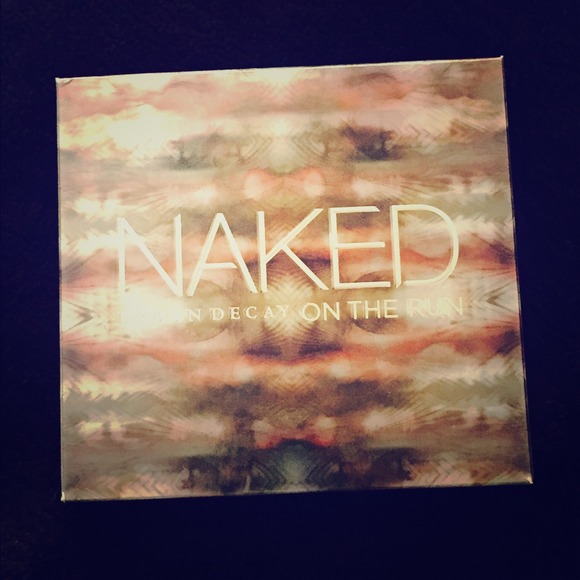 Naked urban decay on the run !!