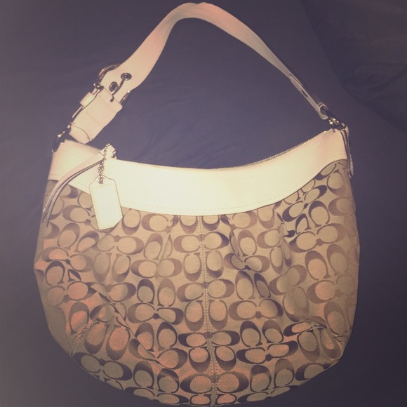 Beautiful Lightly used Coach shoulder bag