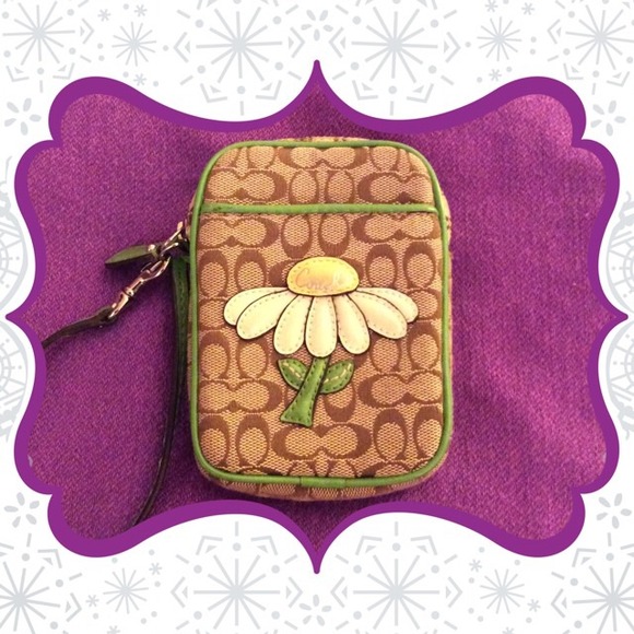 🎉Reduced🎉Authentic Coach Wristlet