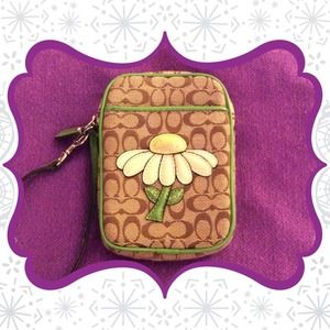 🎉Reduced🎉Authentic Coach Wristlet