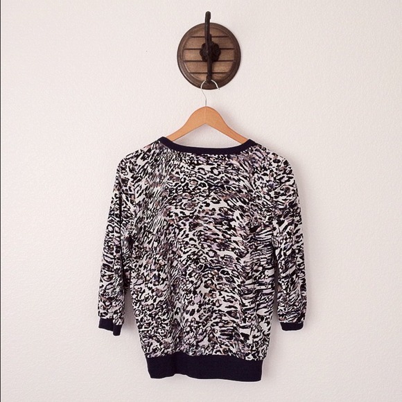 Jenny's Top - Picture 3 of 4