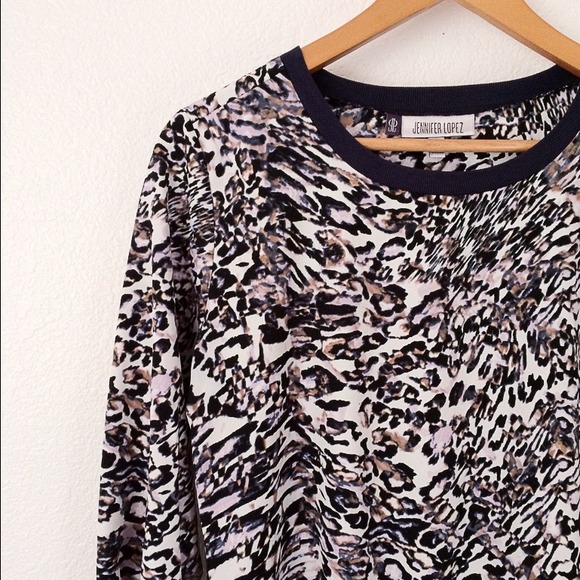 Jenny's Top - Picture 4 of 4