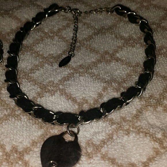 Guess Neclace and Matching Bracelet - Picture 2 of 3
