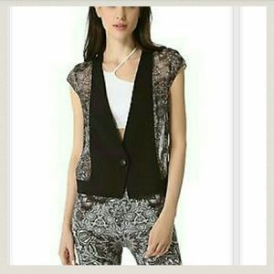 HELMUT LANG REFLEX LEGGINGS and top vest outfit.