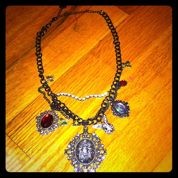 Betsey johnson black chain spider rabit necklace