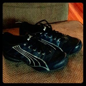 Men's puma running shoe