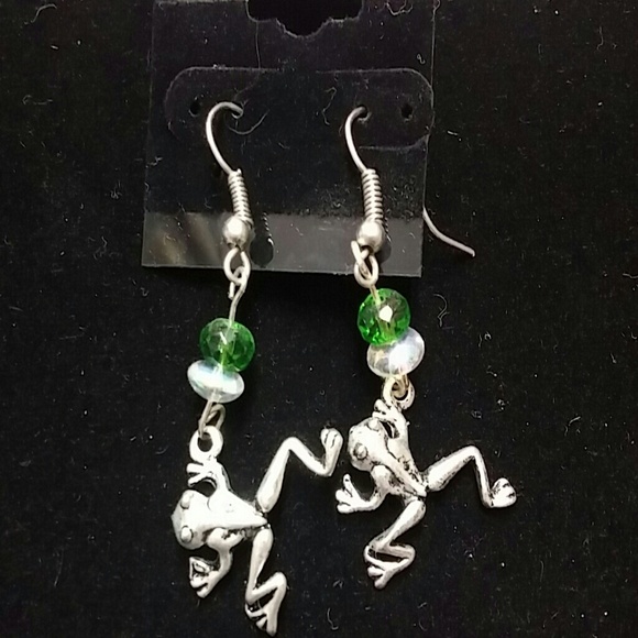 Cute Frog Earrings - Picture 1 of 1