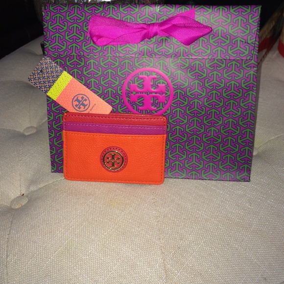 NWT Tory burch card case with bag! 100%authentic
