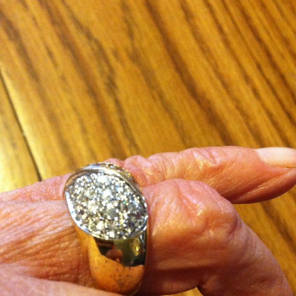 Ring SALE - Picture 2 of 4