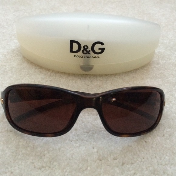 Dolce & Gabbana tortoise shell sunglasses w/ case