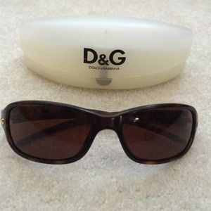 Dolce & Gabbana tortoise shell sunglasses w/ case